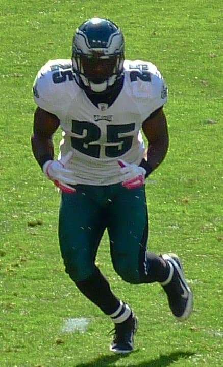 LeSean McCoy carrying the ball for the Eagles in 2011.
